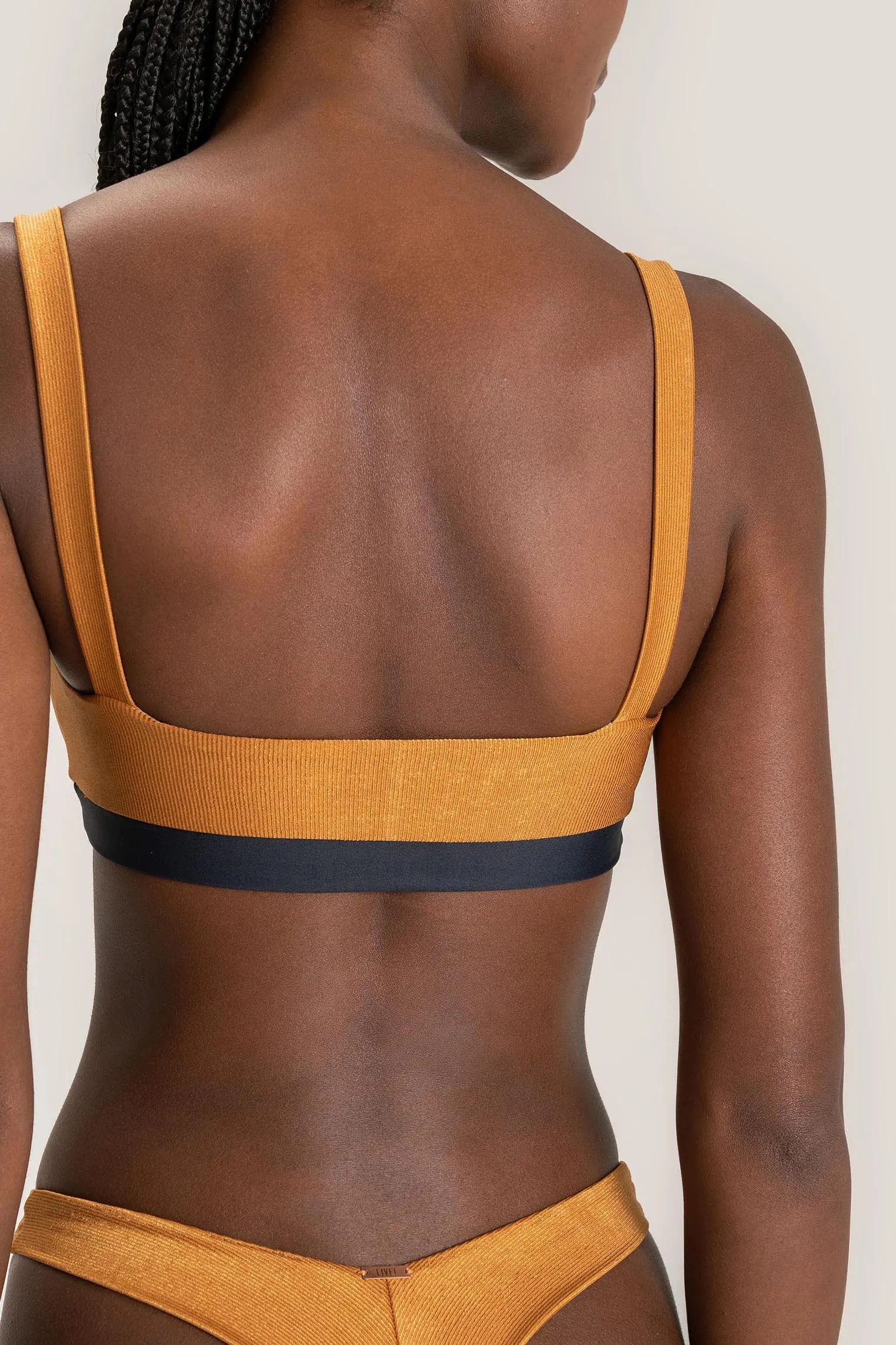 Allure® Band Top