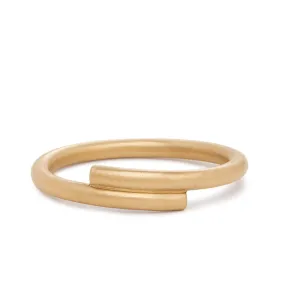 <!--RG793-->medium hug ring